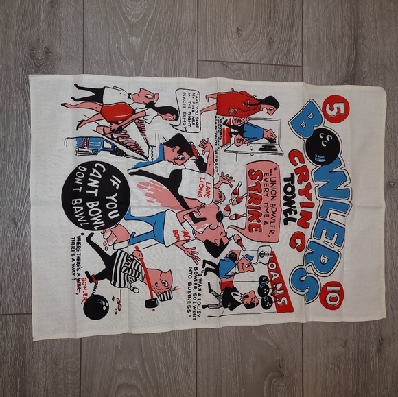 Vintage Bowling Cry Towel - Picture 2 of 6